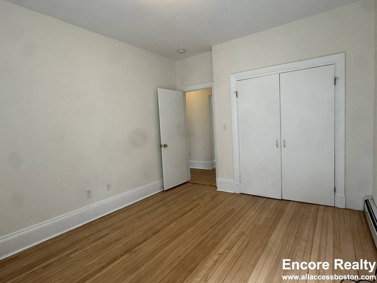 Apartment for rent at 1539 Beacon #18, Brookline, MA 02446