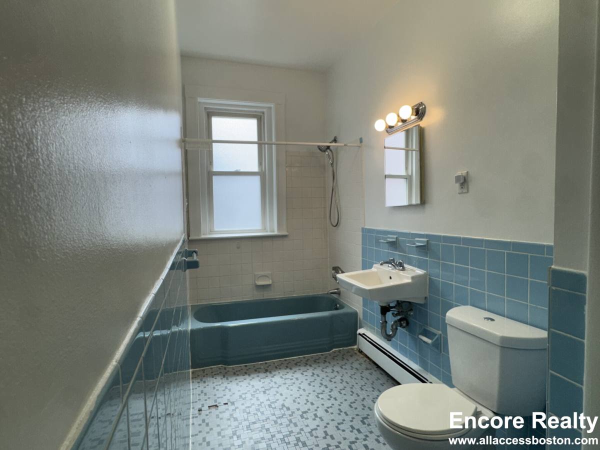 Apartment for rent at 1539 Beacon #18, Brookline, MA 02446