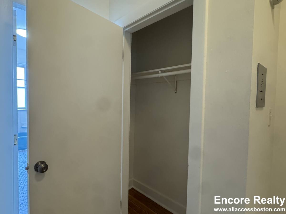 Apartment for rent at 1539 Beacon #18, Brookline, MA 02446