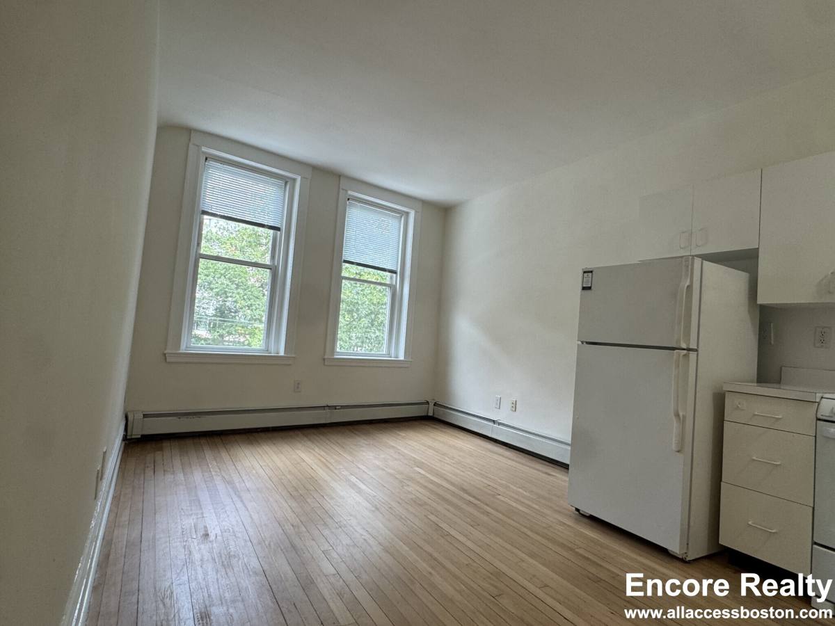 Apartment for rent at 1539 Beacon #18, Brookline, MA 02446