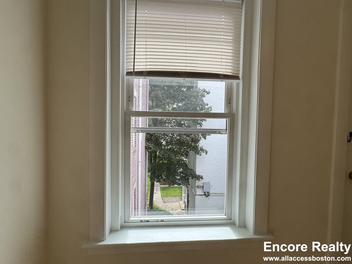 Apartment for rent at 1539 Beacon #18, Brookline, MA 02446