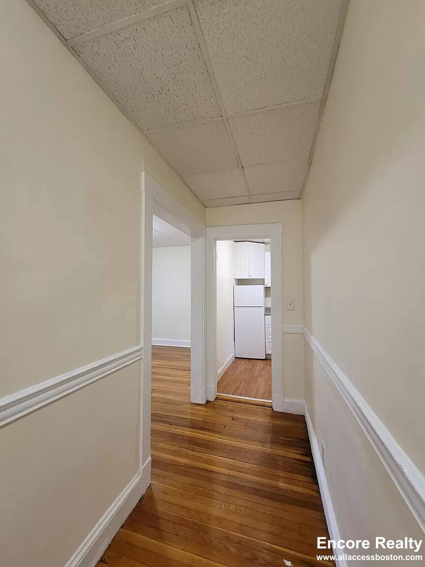 Apartment for rent at 364 Riverway #9, Boston, MA 02115
