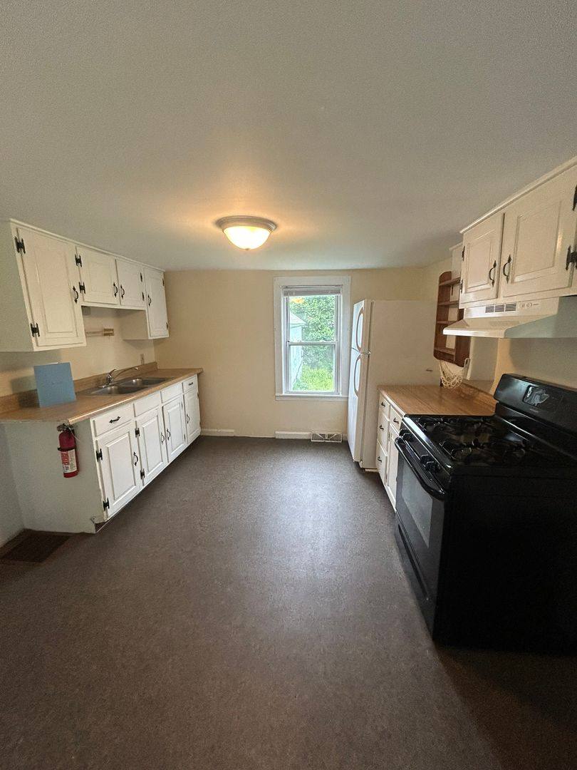 Apartment for rent at 79 Chase St, Burlington, VT 05401