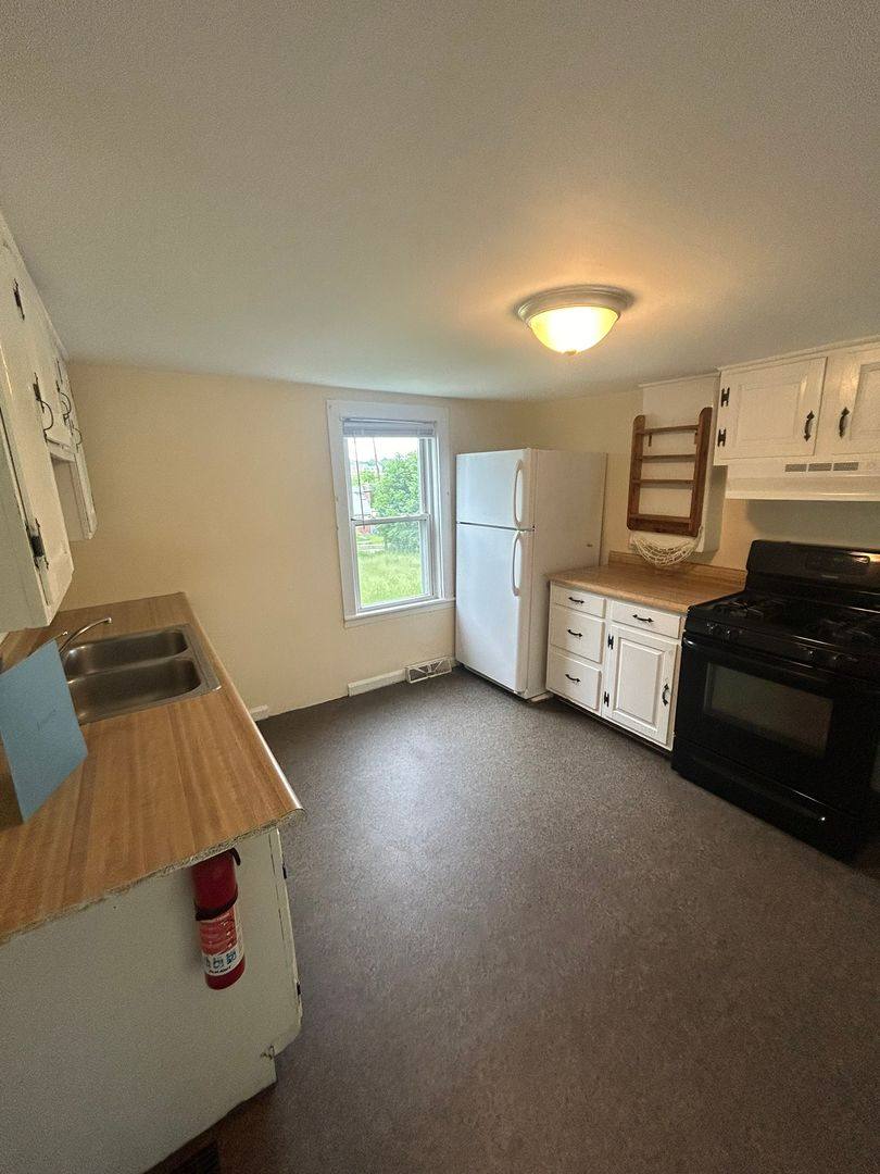 Apartment for rent at 79 Chase St, Burlington, VT 05401