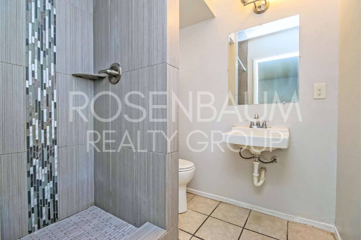 Apartment for rent at 555 W Rio Salado Parkway #202, Mesa, AZ 85201