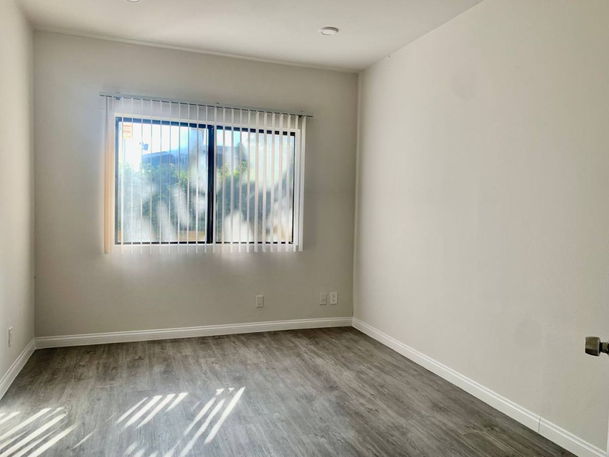 Apartment for rent at 2724 Abbot Kinney Blvd, Venice, CA 90291