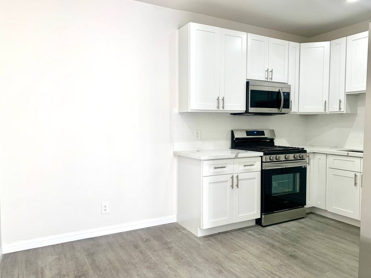 Apartment for rent at 2724 Abbot Kinney Blvd, Venice, CA 90291