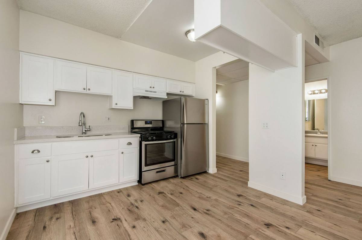 Apartment for rent at 2724 Abbot Kinney Blvd, Venice, CA 90291