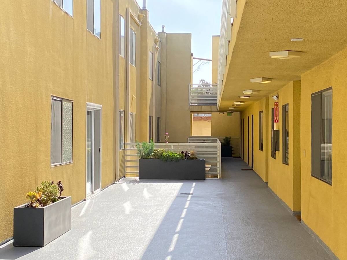 Apartment for rent at 2724 Abbot Kinney Blvd, Venice, CA 90291