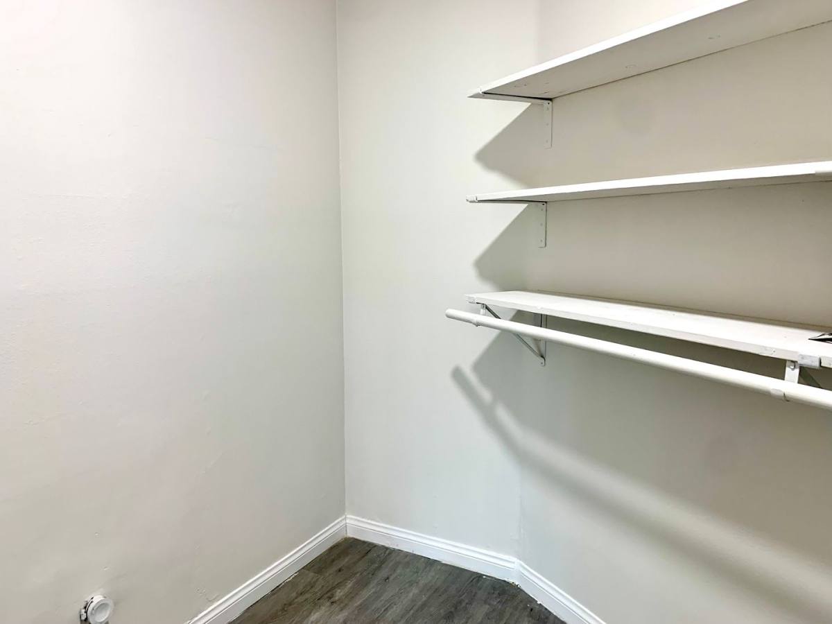 Apartment for rent at 2724 Abbot Kinney Blvd, Venice, CA 90291