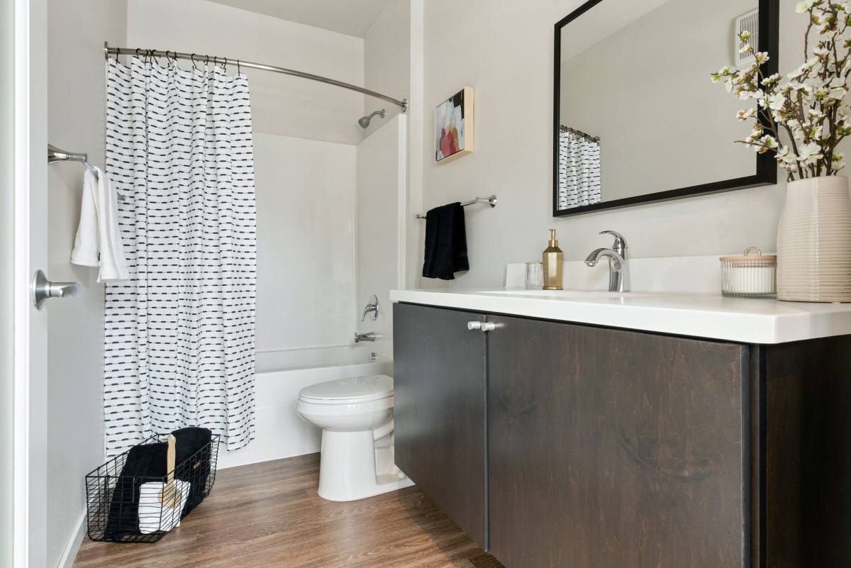 Apartment for rent at 1006 W 24th St, Minneapolis, MN 55405