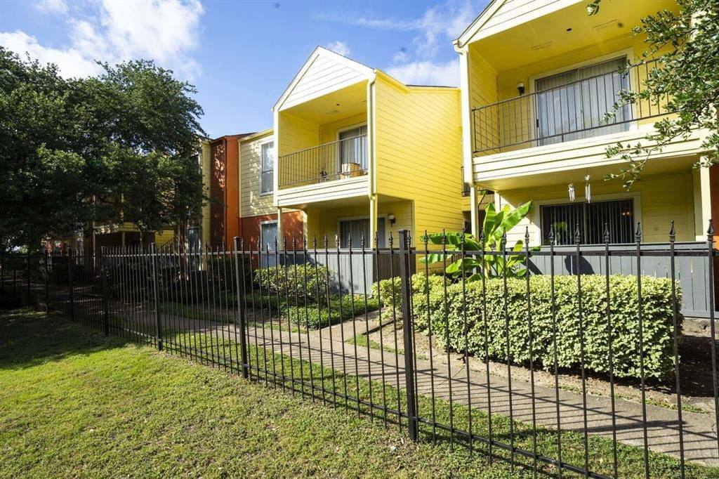 Apartment for rent at 2801 Broadmead Dr, Houston, TX 77025