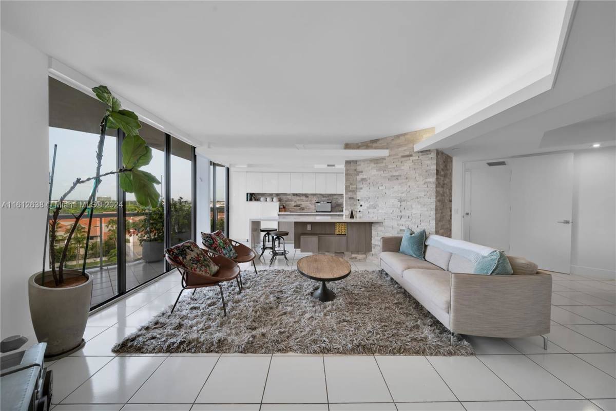 Condo for rent at 3610 Yacht Club Dr, Miami, FL 33180