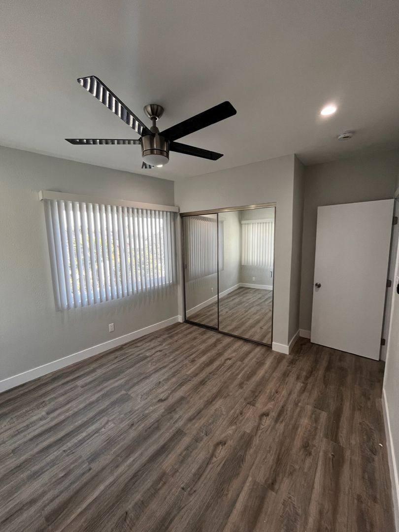 Apartment for rent at 4757-4761 San Vicente Blvd, Los Angeles, CA 90019