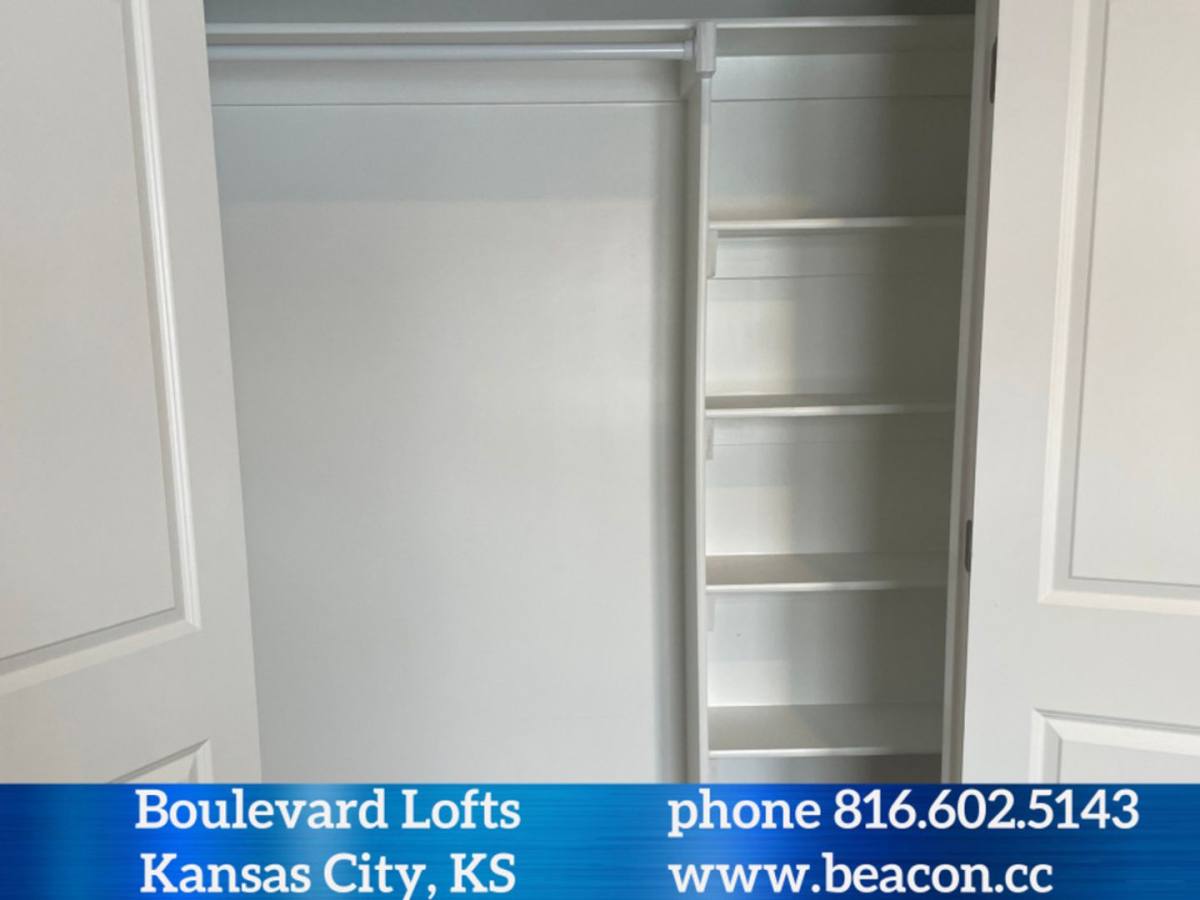 Apartment for rent at 800 Washington Blvd, Kansas City, KS 66101