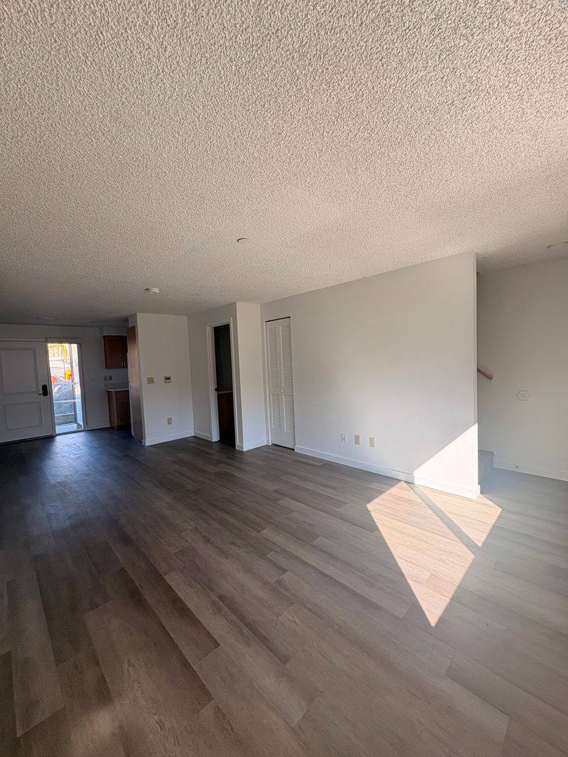 Townhouse for rent at 3208 SE 136th Ave, Portland, OR 97236