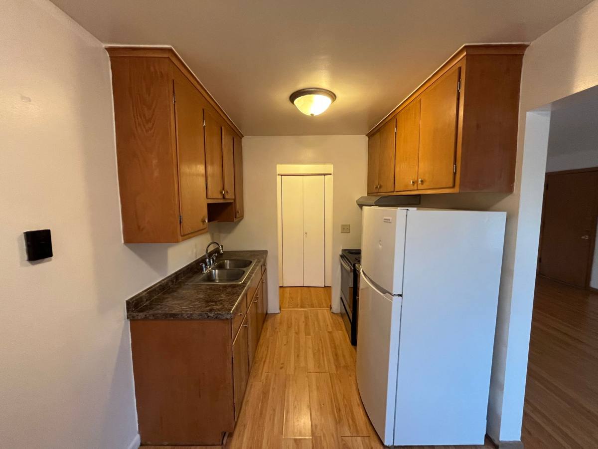 Apartment for rent at 658 Greenbrier St, Saint Paul, MN 55106