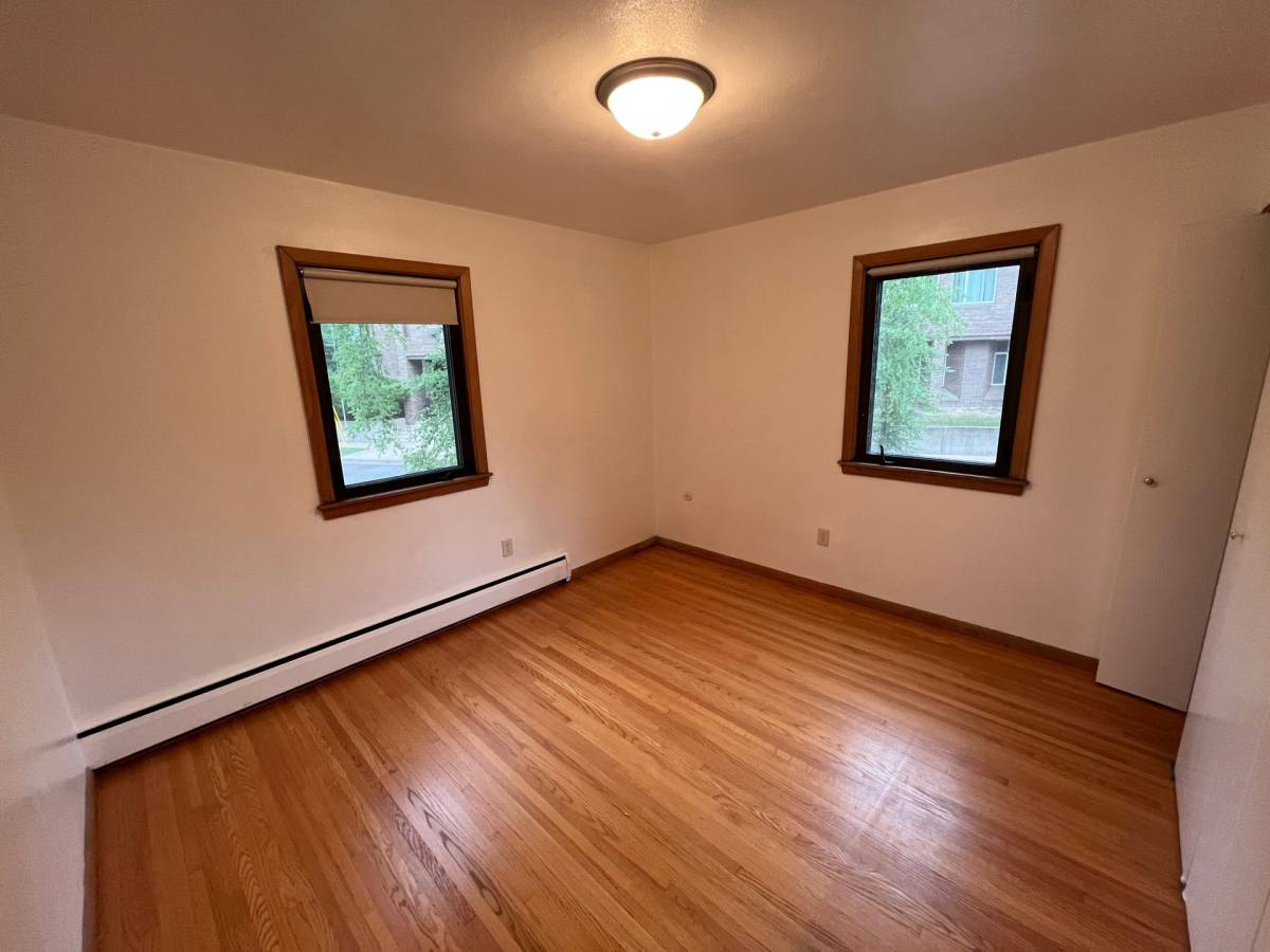 Apartment for rent at 658 Greenbrier St, Saint Paul, MN 55106