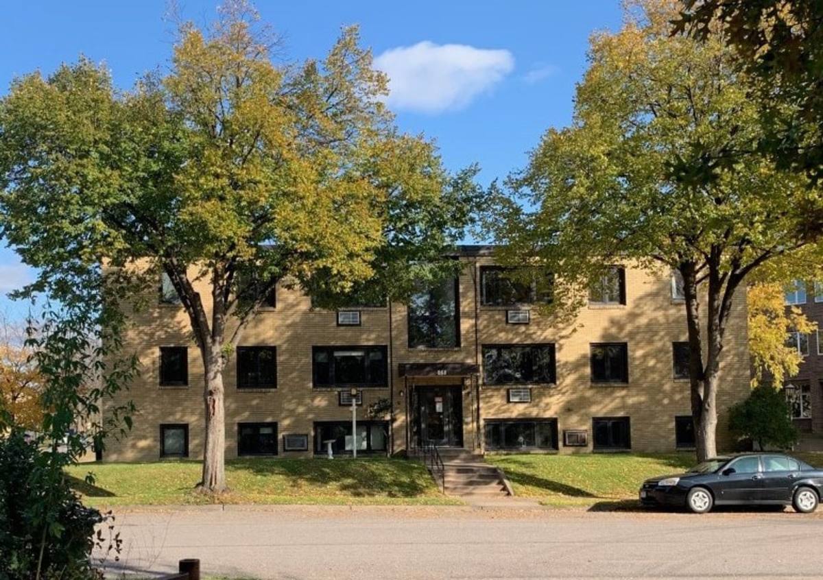 Apartment for rent at 658 Greenbrier St, Saint Paul, MN 55106