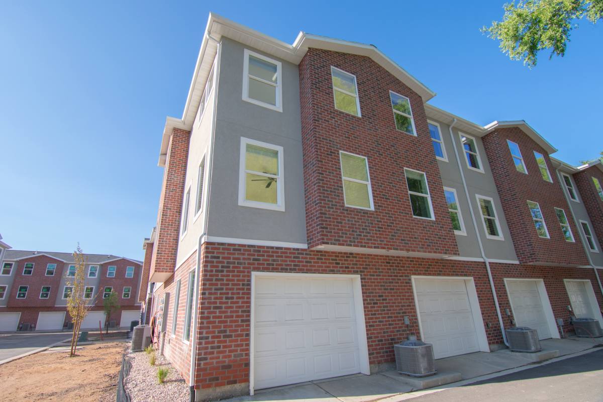 Townhouse for rent at 1090 S 400 W, Ogden, UT 84404