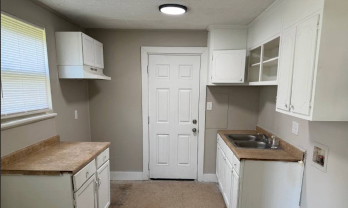 House for rent at 1845 Henry Crumpton Dr, Birmingham, AL 35211