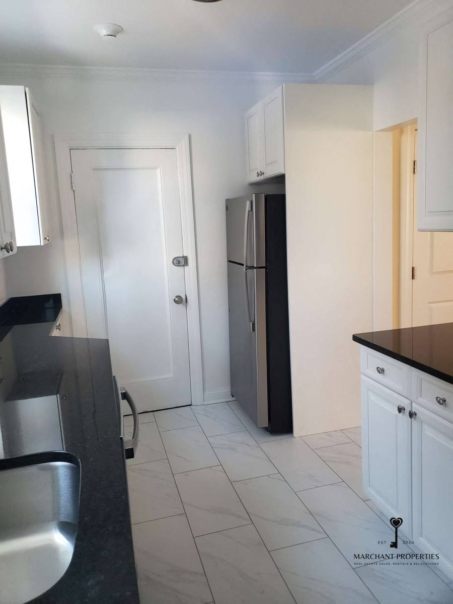 Apartment for rent at 37 Auburn St #1, Brookline, MA 02446