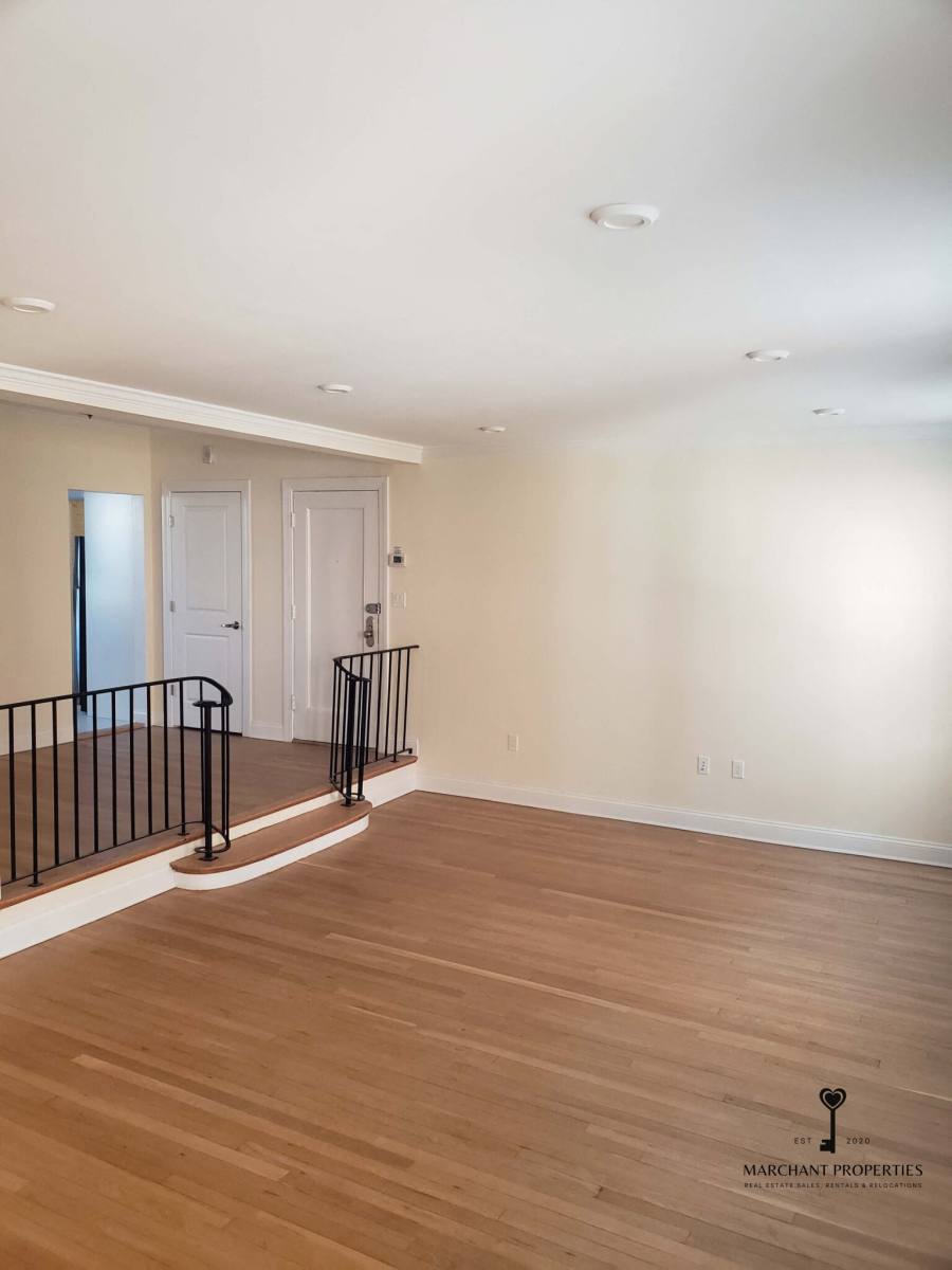 Apartment for rent at 37 Auburn St #1, Brookline, MA 02446