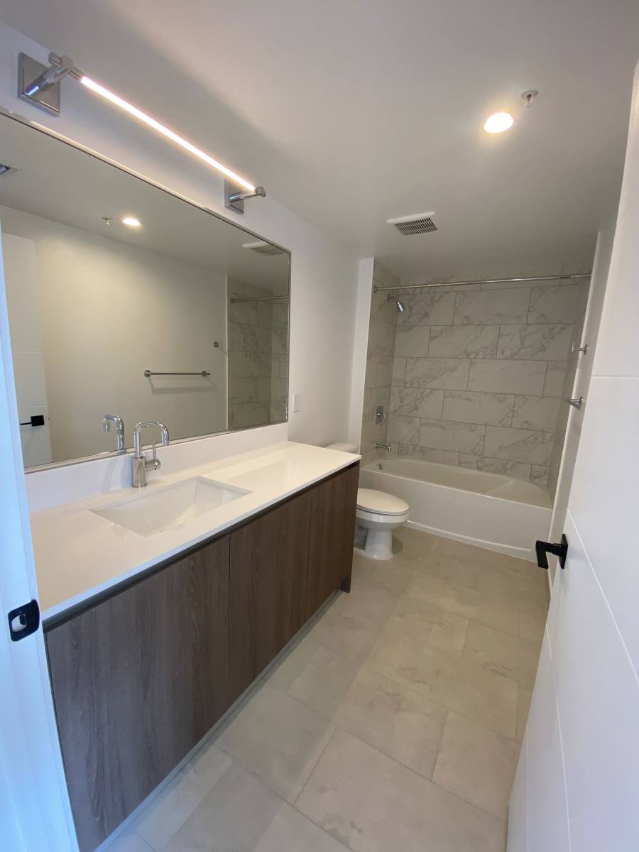 Apartment for rent at 2555 NE 179th St, Miami, FL 33162
