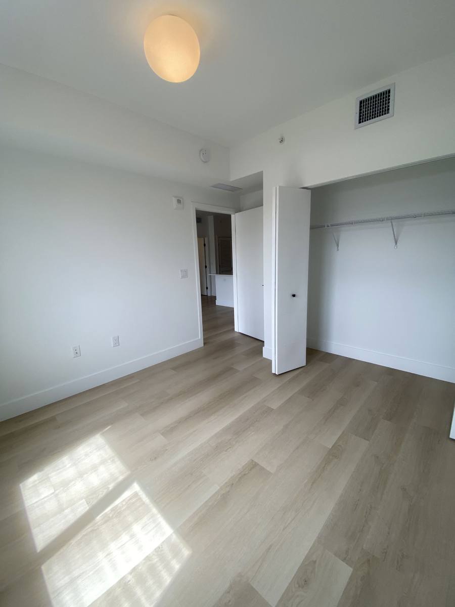 Apartment for rent at 2555 NE 179th St, Miami, FL 33162