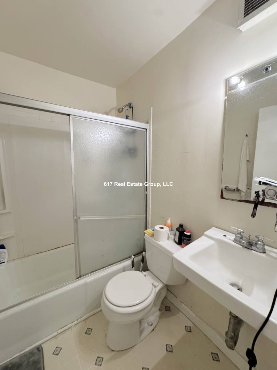 Apartment for rent at 49 Cameron St #2, Brookline, MA 02445