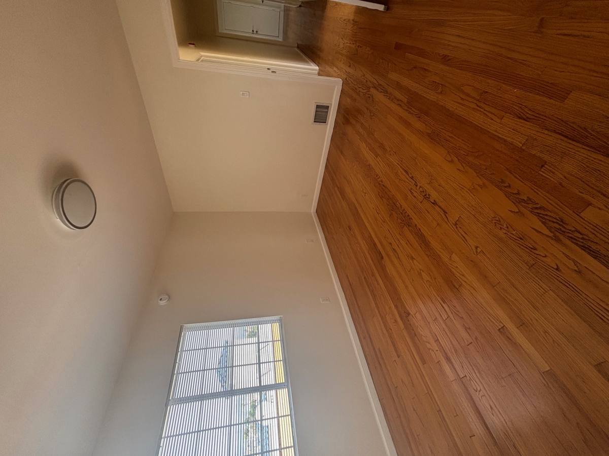 House for rent at 221 S Commonwealth Ave, Los Angeles, CA 90004