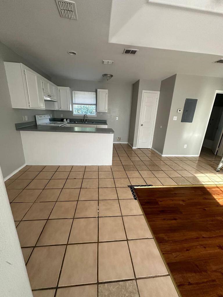 Apartment for rent at McAllen Square, 2405 Hibiscus Ave, McAllen, TX 78501