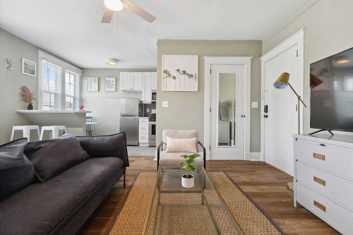 Apartment for rent at 838 Lowerline St #B, New Orleans, LA 70118
