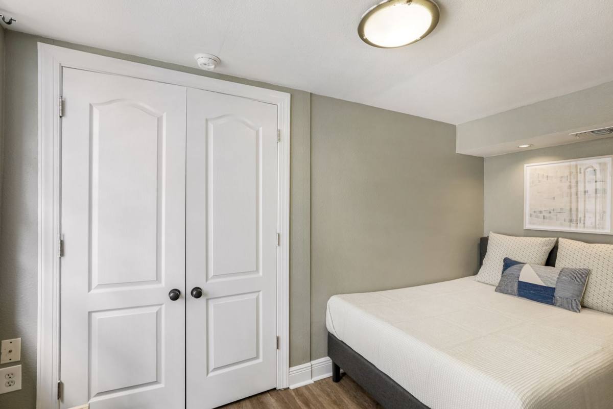Apartment for rent at 838 Lowerline St #B, New Orleans, LA 70118