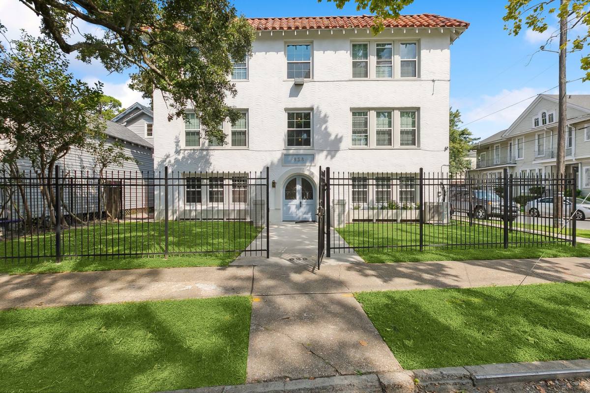 Apartment for rent at 838 Lowerline St #B, New Orleans, LA 70118