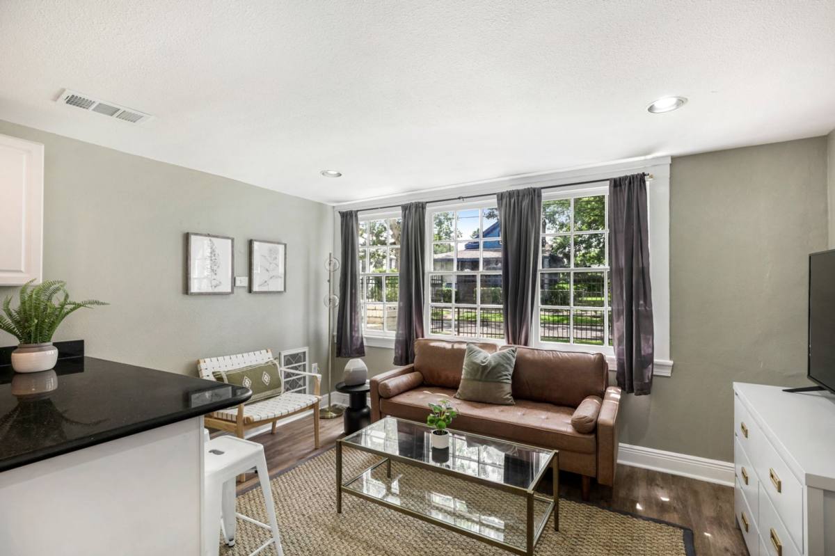 Apartment for rent at 838 Lowerline St #B, New Orleans, LA 70118