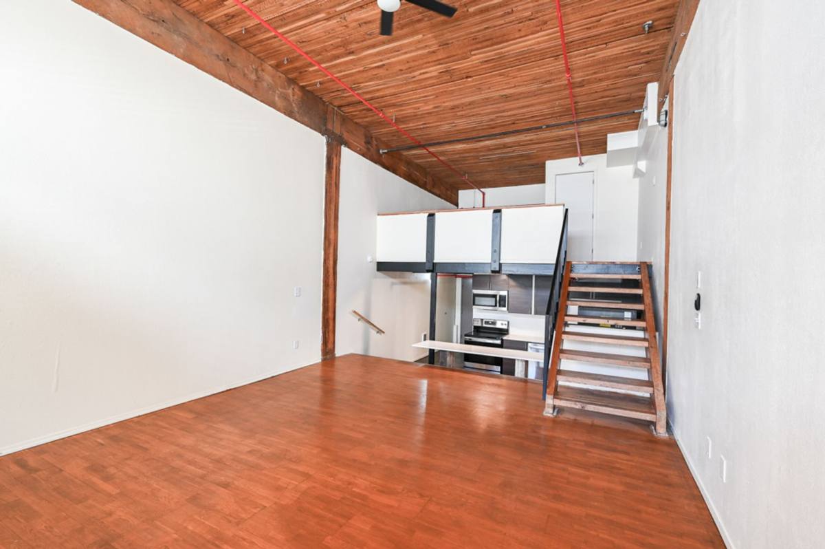 Apartment for rent at 625 NW Everett St, Portland, OR 97209