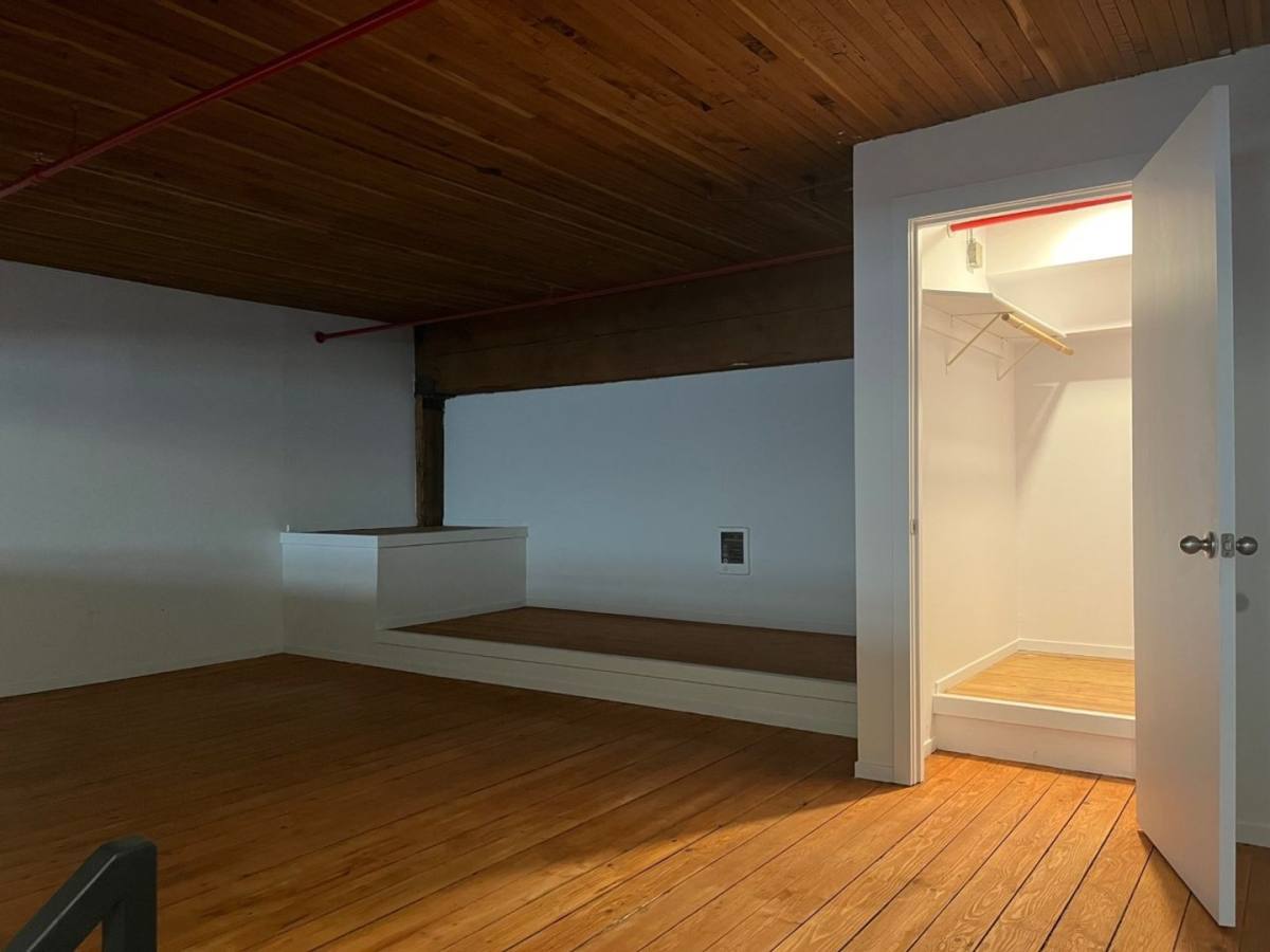 Apartment for rent at 625 NW Everett St, Portland, OR 97209