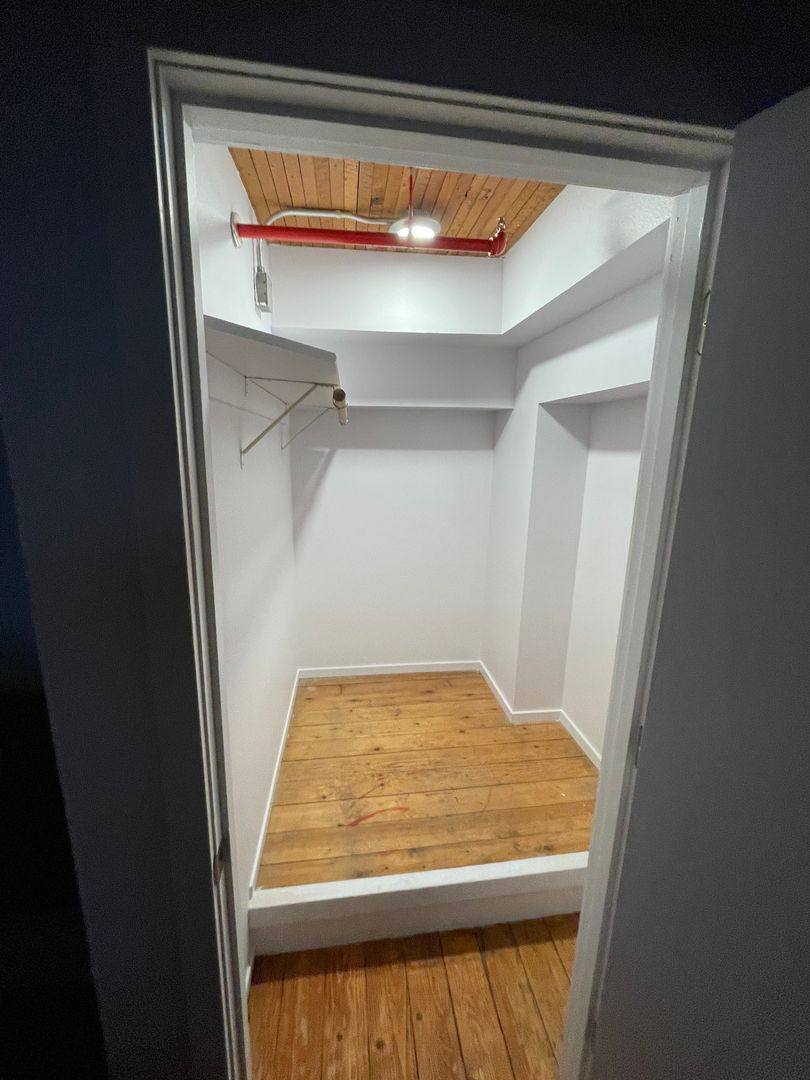 Apartment for rent at 625 NW Everett St, Portland, OR 97209