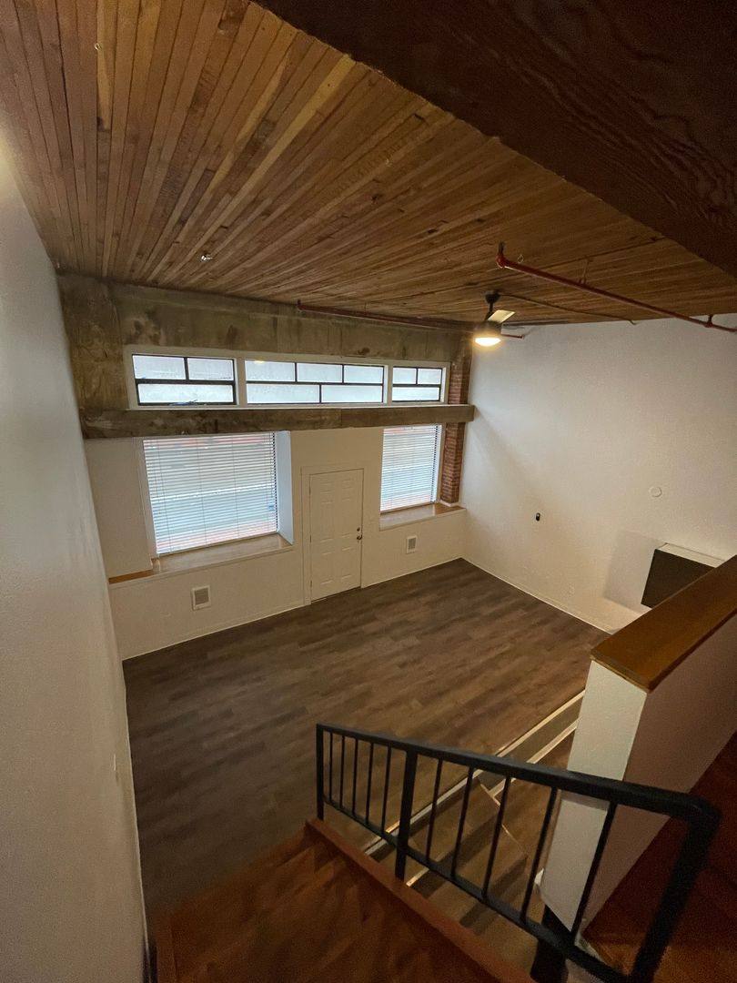 Apartment for rent at 625 NW Everett St, Portland, OR 97209