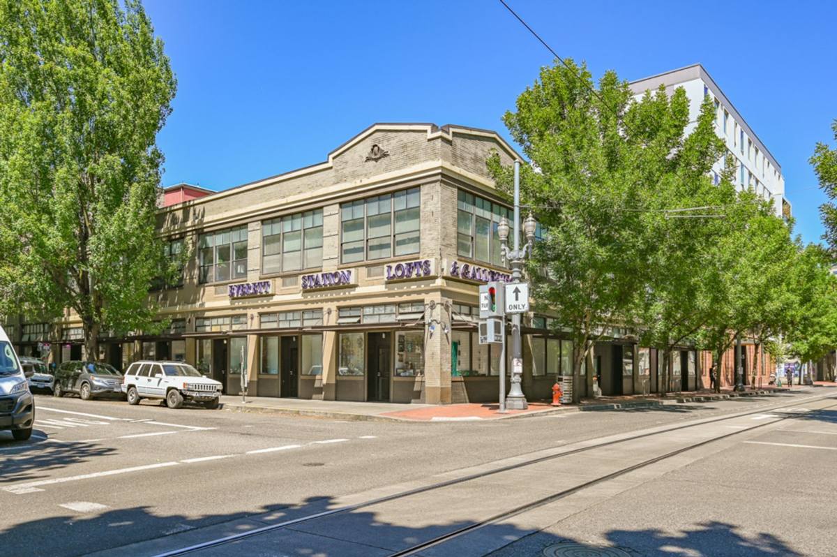 Apartment for rent at 625 NW Everett St, Portland, OR 97209