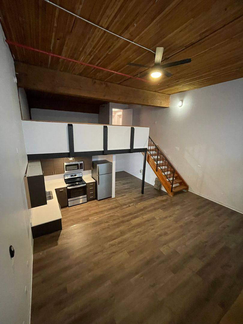 Apartment for rent at 625 NW Everett St, Portland, OR 97209