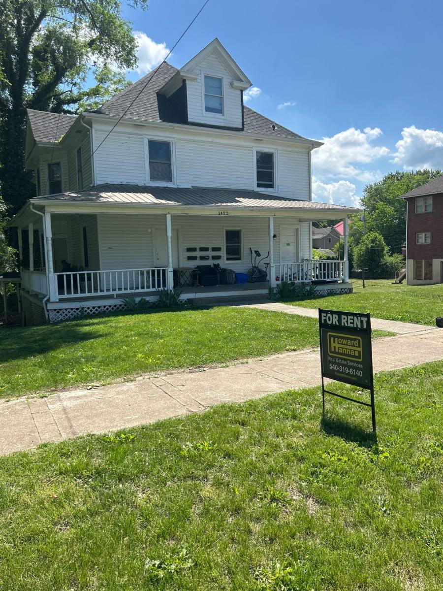 Apartment for rent at 1422 Patterson Ave SW, Roanoke, VA 24016