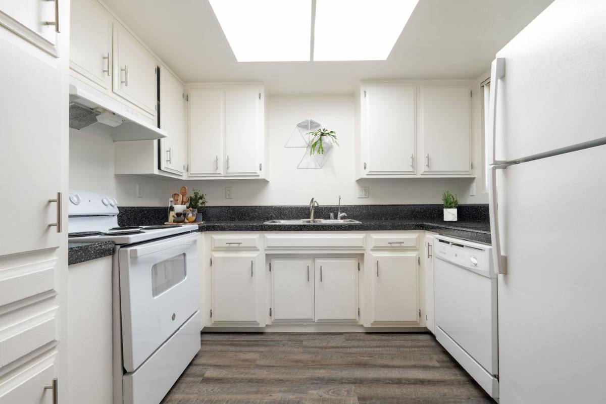 Apartment for rent at 1110 Meadowlake Dr, Vista, CA 92084