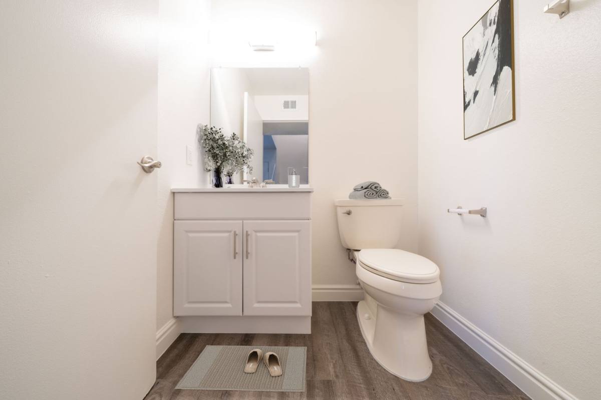 Apartment for rent at 1466 Bonair Rd, Vista, CA 92084