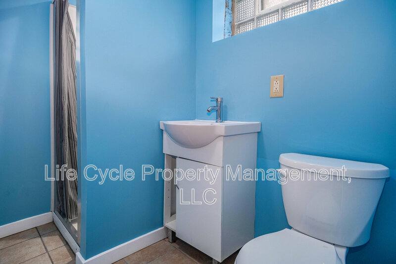 House for rent at 1321 Bemis St SE, Grand Rapids, MI 49506