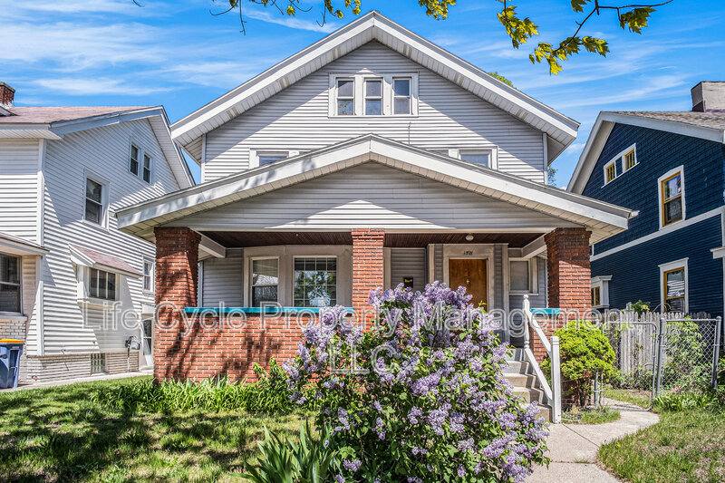 House for rent at 1321 Bemis St SE, Grand Rapids, MI 49506