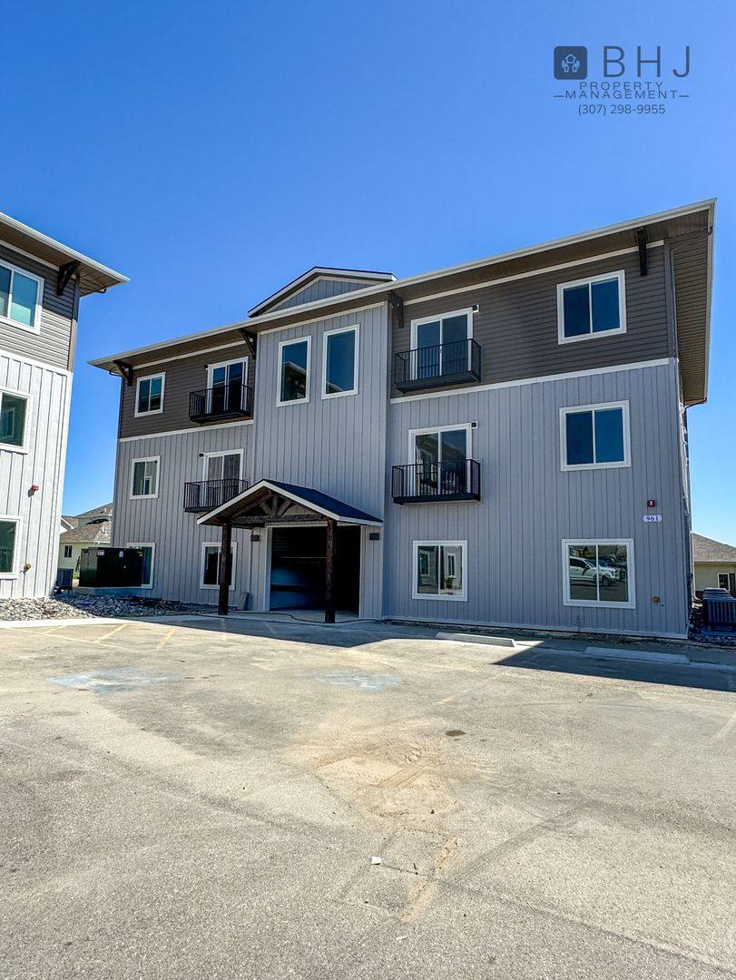 Apartment for rent at 961 Covey Run Rd, Sheridan, WY 82801