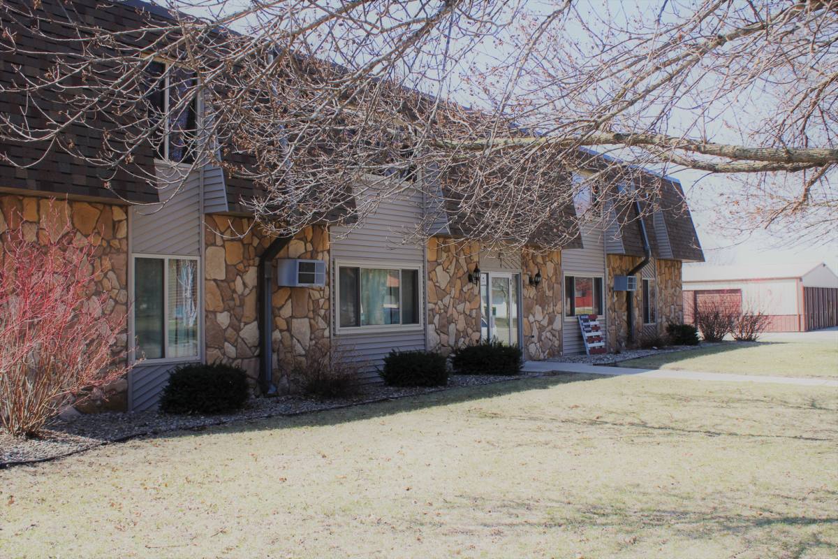 Apartment for rent at 419 & 427 Bryant Ave, Renville, MN 56284