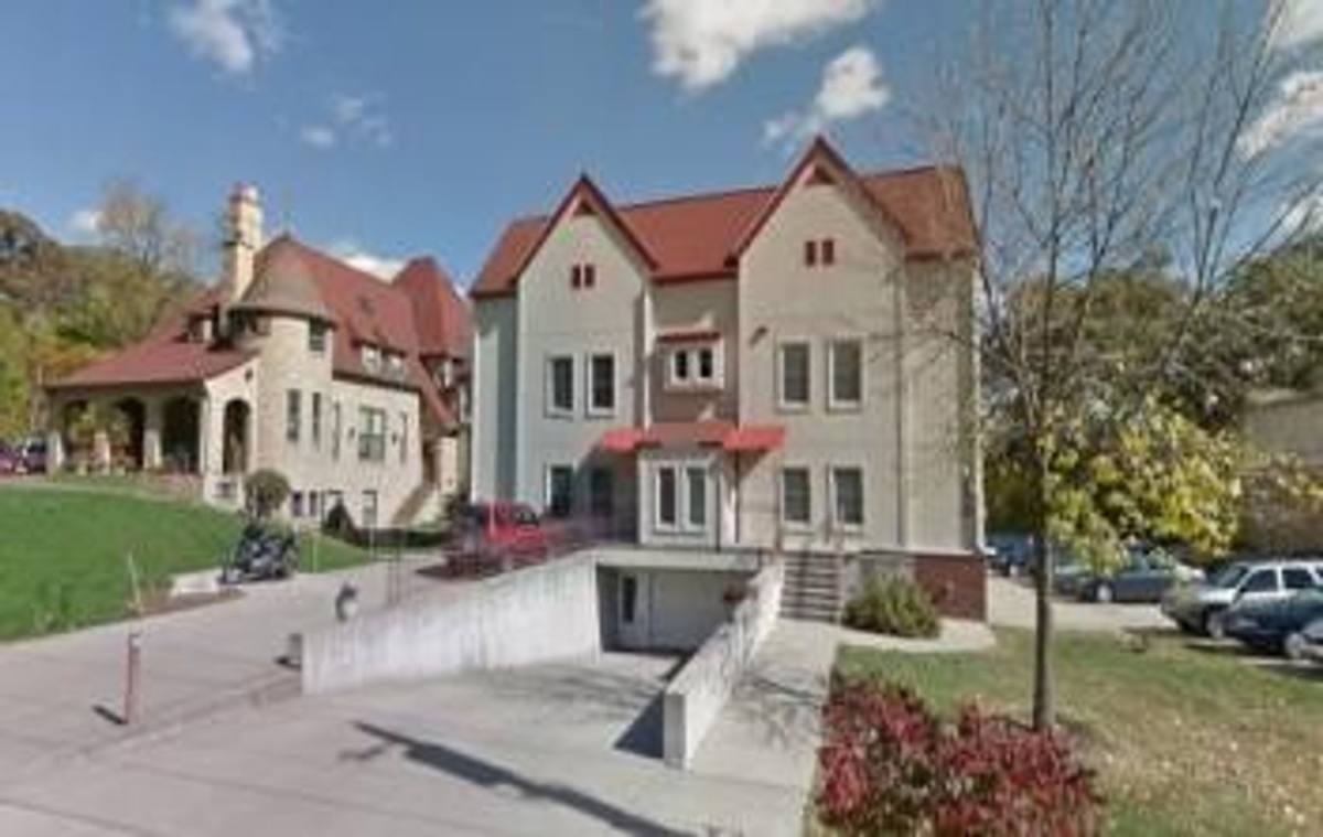 Apartment for rent at 330 Ridgeland Ave, Iowa City, IA 52246